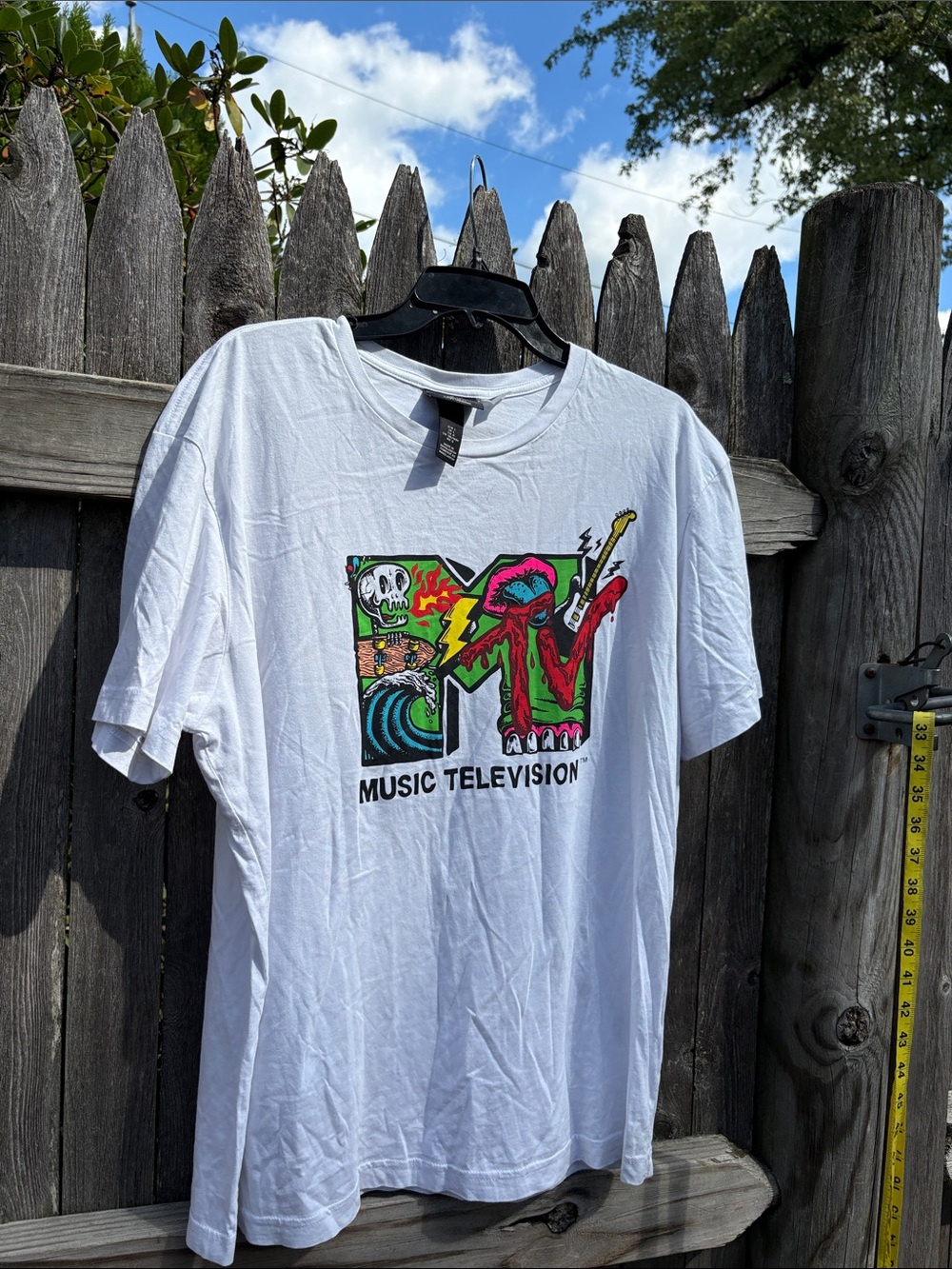 H&M MTV large cotton tee! New cond!